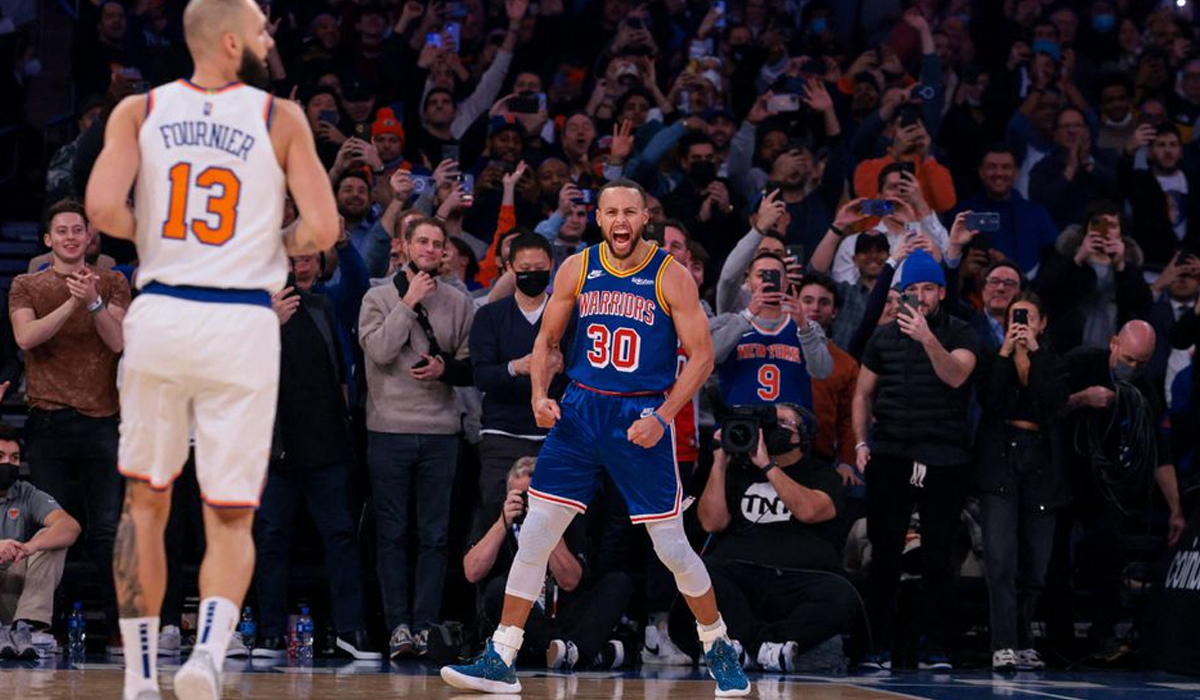Curry sets NBA 3 point record